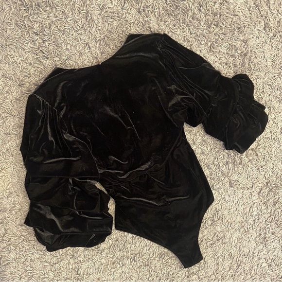 Misa Velvet Bodysuit Size M - Picture 3 of 5